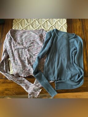 Aero and American Eagle long sleeve shirts size xs